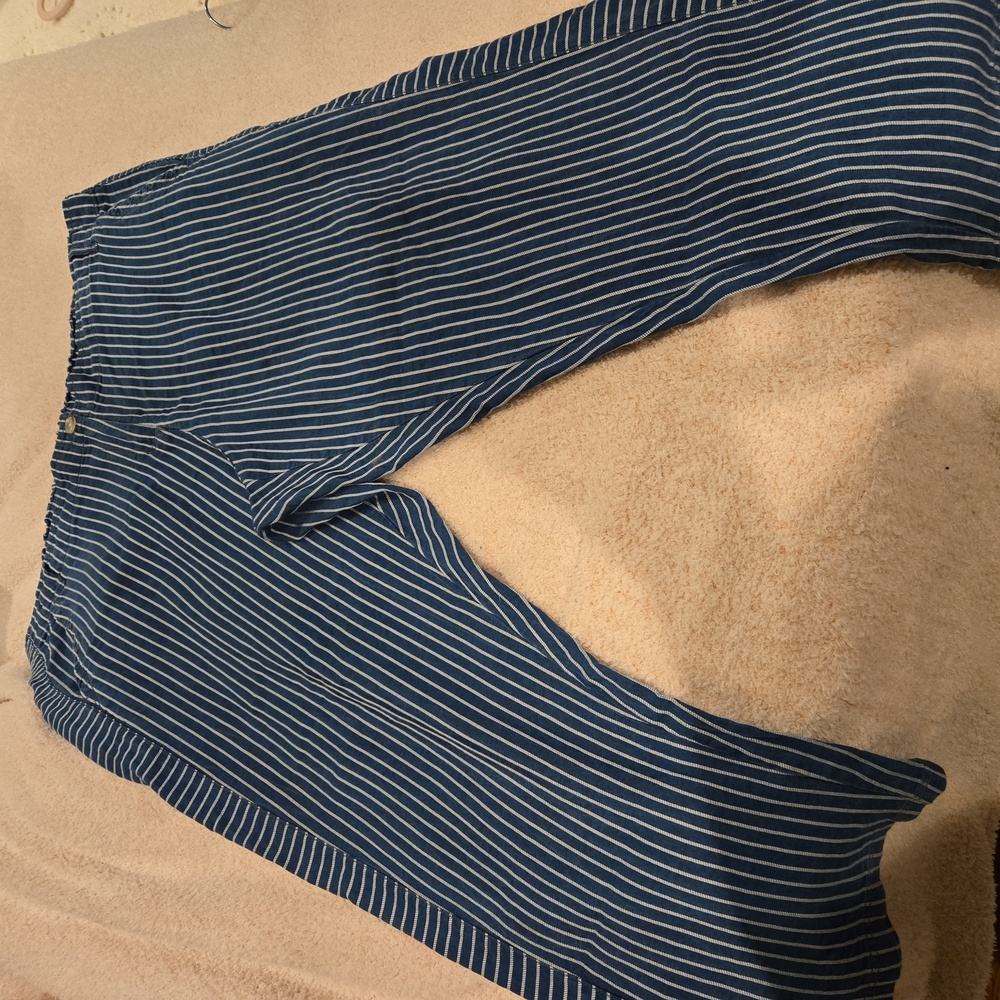 Tommy Bahama Tencil striped crop pant blue and white size XL 💙